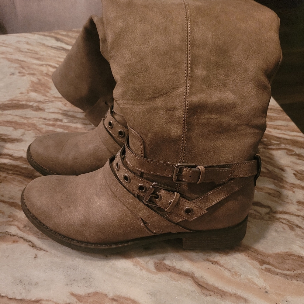 Size 9 Womens Boots